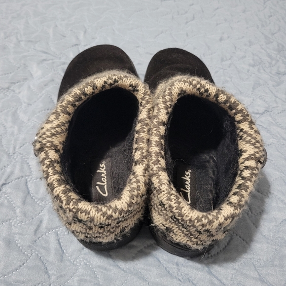 Clarks Slippers - Picture 3 of 5